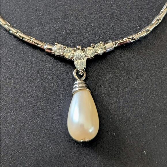 Vintage Avon Pearl & Crystal Necklace + Earring Set - Picture 2 of 4